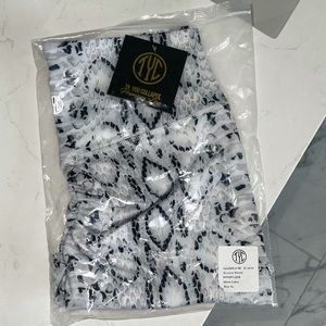 NWT TYC Effortless Scrunch Shorts- White Cobra
